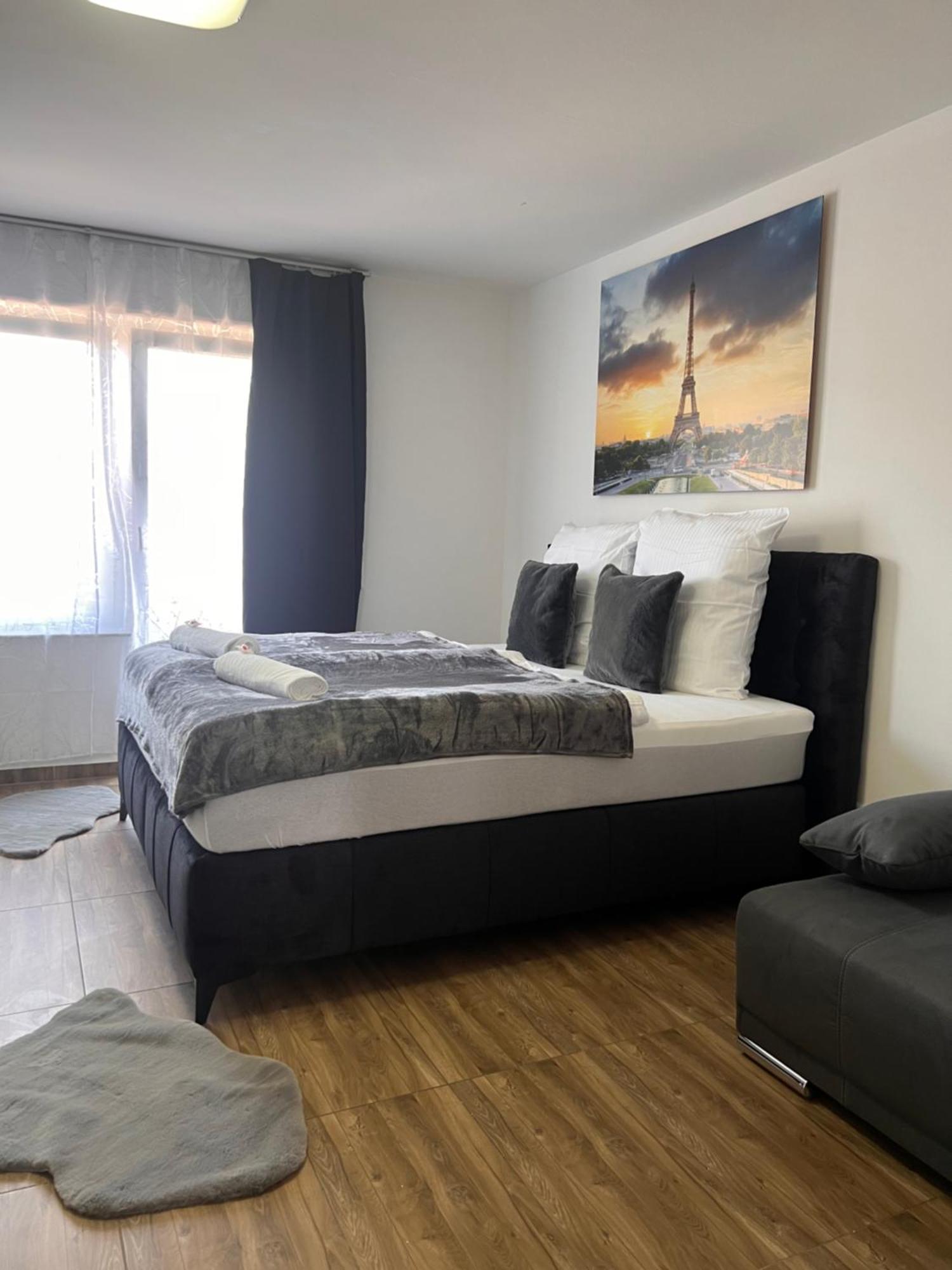 Lux Business * Weil am Rhein